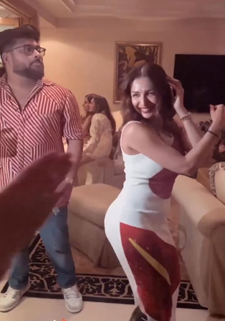 Malaika Arora Dance At Arjun Kapoor's Birthday Party