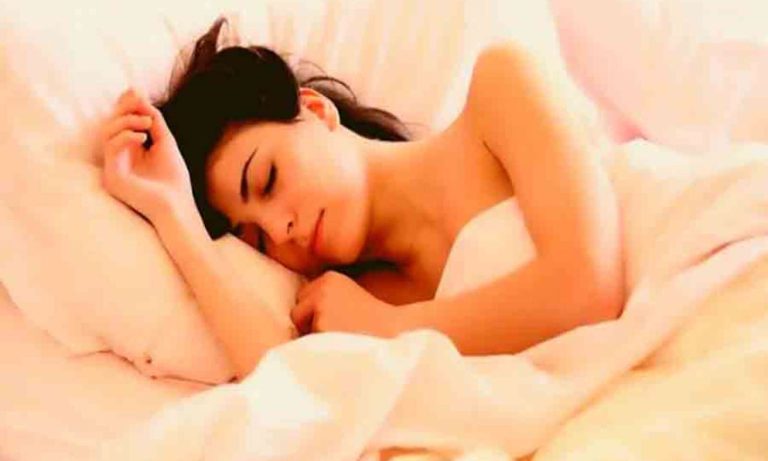 Why Women Need More Sleep Than Men Hindi