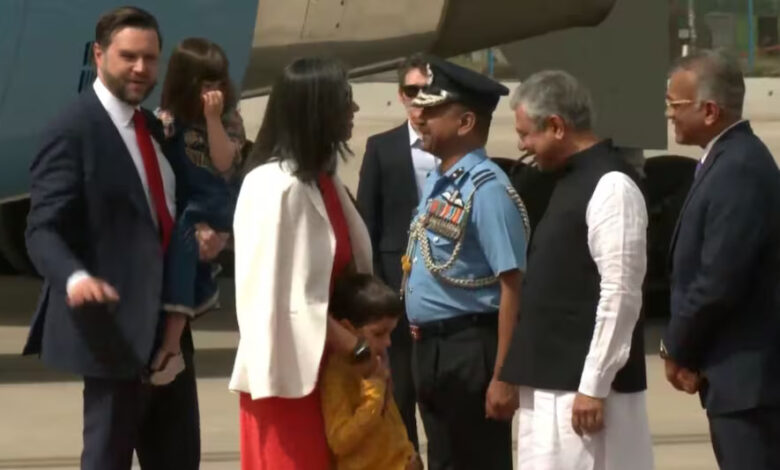 US Vice President JD Vance arrived in Delhi, Ashwini Vaishnav welcomed him