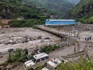 Himachal Cloudburst wreaks havoc in Himachal, 3 dead, 21 missing