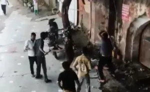 Prasad dispute in Delhi Kalkaji temple Murder sevadaar beaten to death