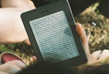 allu-arjun-anniversary-kiss-luxury-car