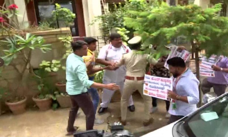 congress-mlas-offered-money-karnataka