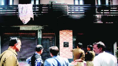 delhi-palam-building-fire-family