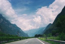 hardik-pandya-mahieka-kiss-video