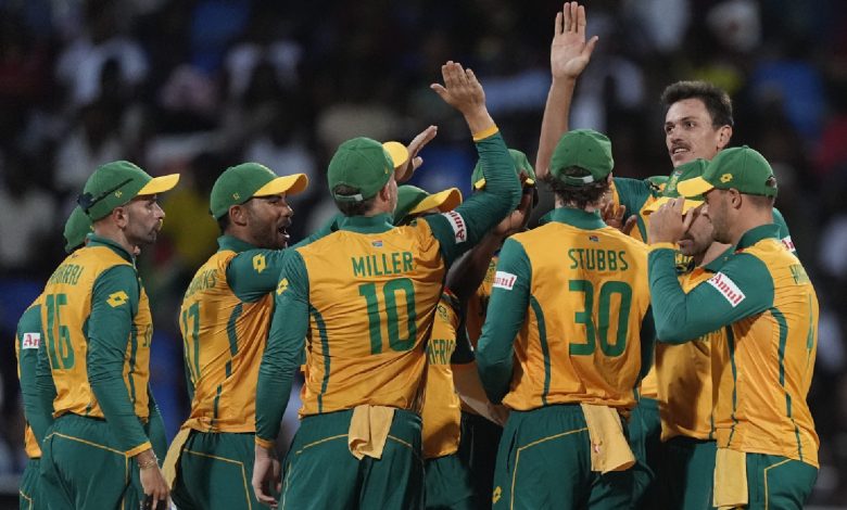 icc-locks-critics-players-return