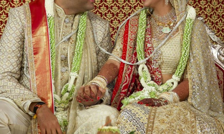 isha-ambani-oscars-2026-red-carpet