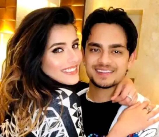 ishan-kishan-girlfriend-aditi-hundia