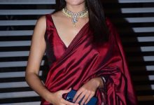 kritika-red-saree-romantic-liplock