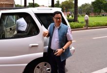 opposition-mps-bring-food-items-to-parliament