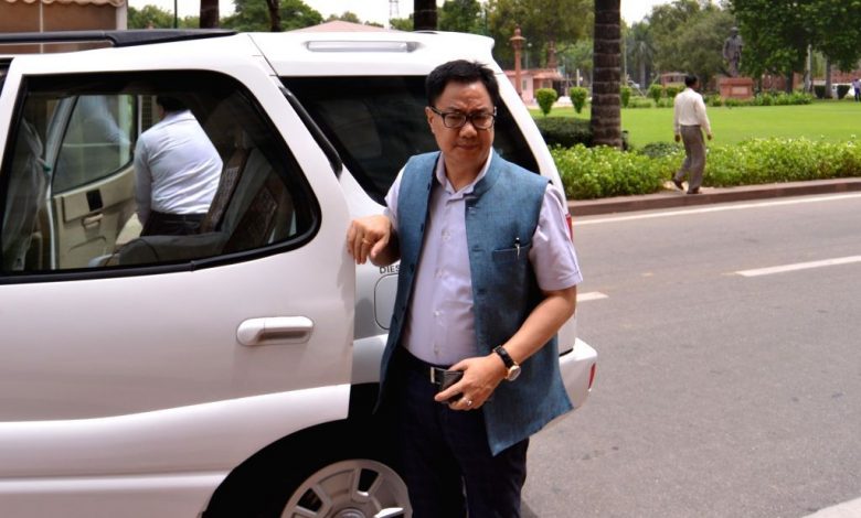 opposition-mps-bring-food-items-to-parliament