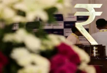 rupee-weak-gdp-slow-inflation-threat