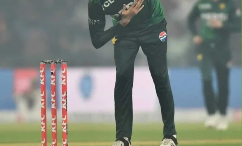 sri-lankan-bowler-copies-osman-tariq