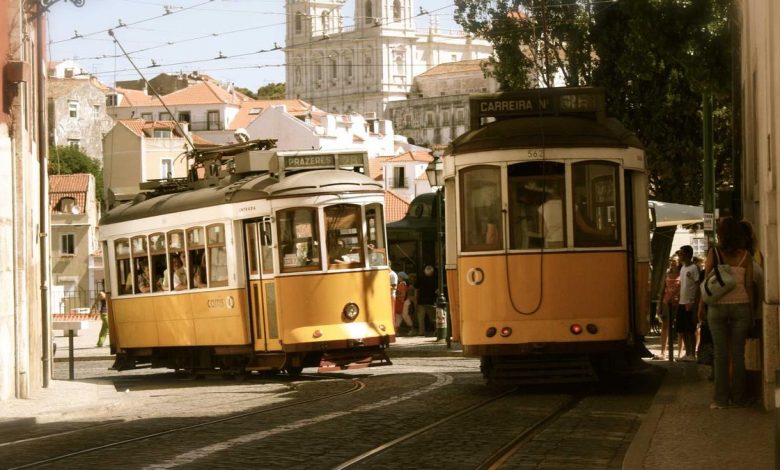 stock-crash-company-shares-lock