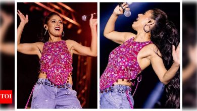 sudden-emotional-break-sunidhi-chauhan