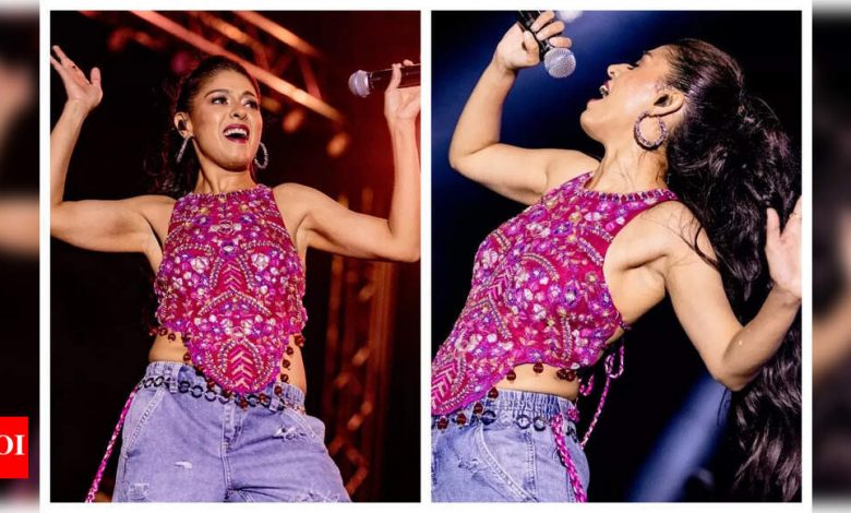 sudden-emotional-break-sunidhi-chauhan