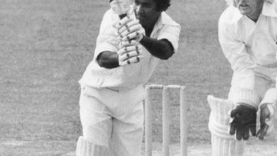 sunil-gavaskar-pakistani-player-buying-controversy