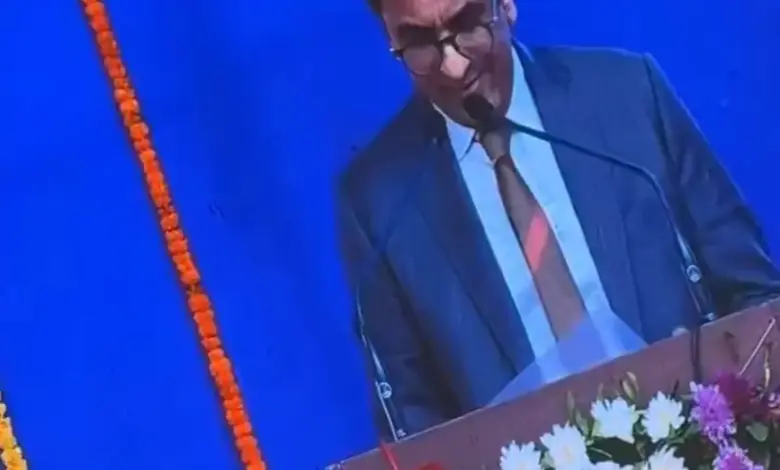 15-year-old-girl-suffers-pain