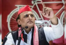 akhilesh-yadav-effigy-burning-bjp-mla