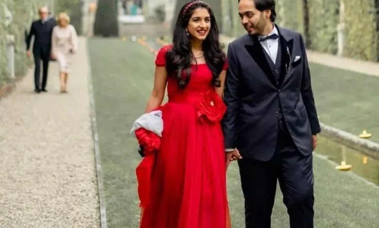 ambani-bahu-radhika-fashion