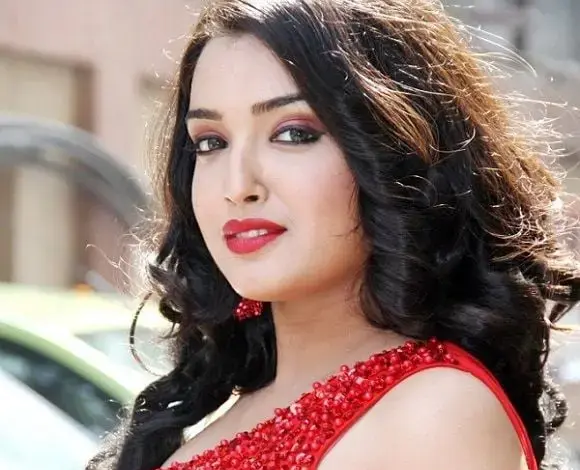 amrapali-dubey-new-movie-first-look