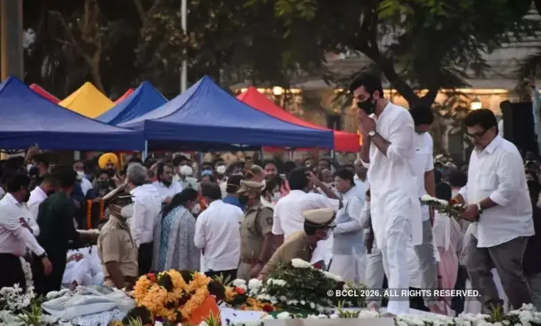 asha-bhosle-funeral-absence-shahrukh-salman