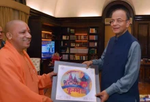 bathroom-flush-notes-100-crore-property