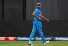 bhuvi-swings-hedlwood-hammer-delhi-fall