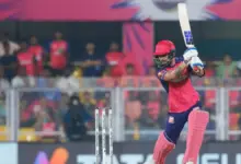 cricketers-smoked-in-live-matches