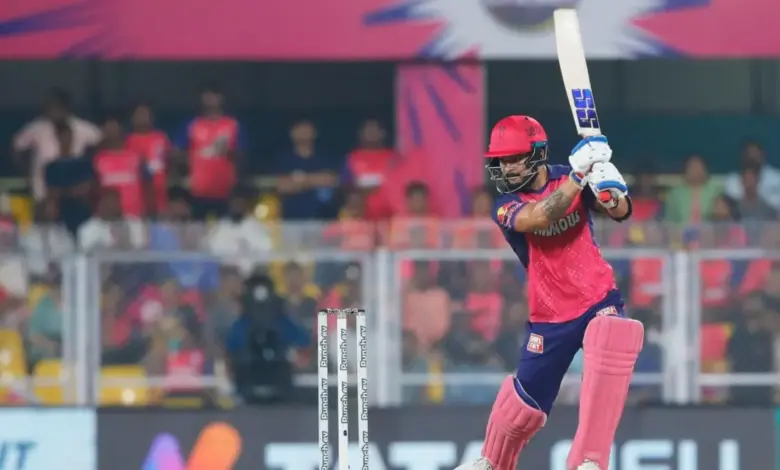 cricketers-smoked-in-live-matches