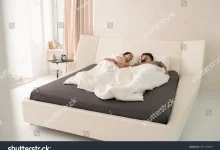 husband-caught-wife-nephew-hotel