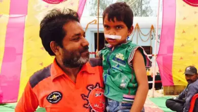 little-boy-wakes-up-india