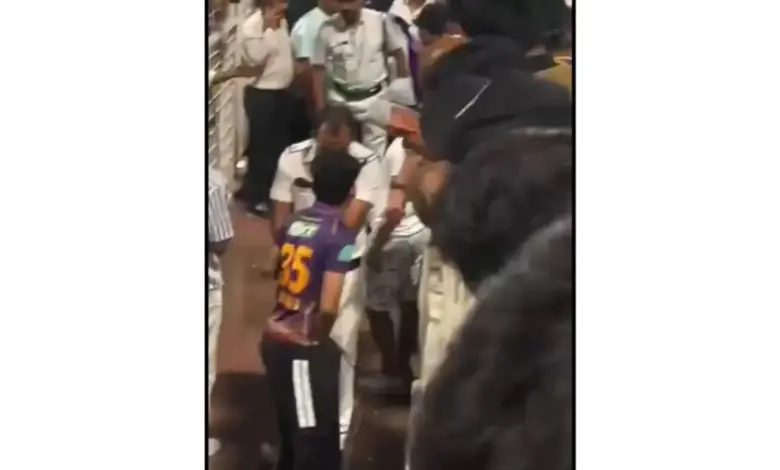 mi-fan-proposed-girl-kkr-jersey