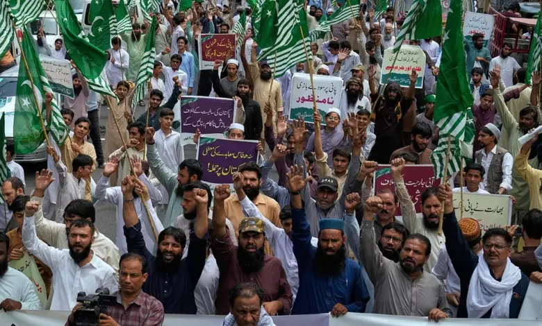petrol-bomb-parliament-pakistan