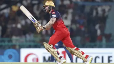 rcb-player-superman-blinder-catch