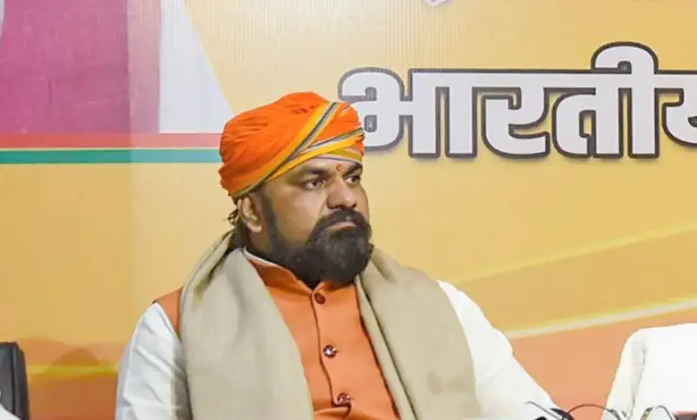 samrat-chaudhary-oath-ceremony-controversy