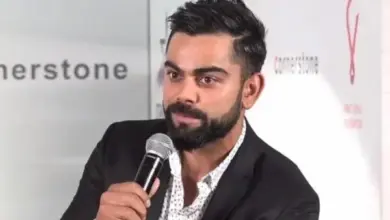 sanjeev-goenka-embraces-virat-kohli
