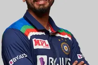 shreyas-iyer-boundary-line-stunner