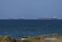iranian-tanker-turns-back-to-china