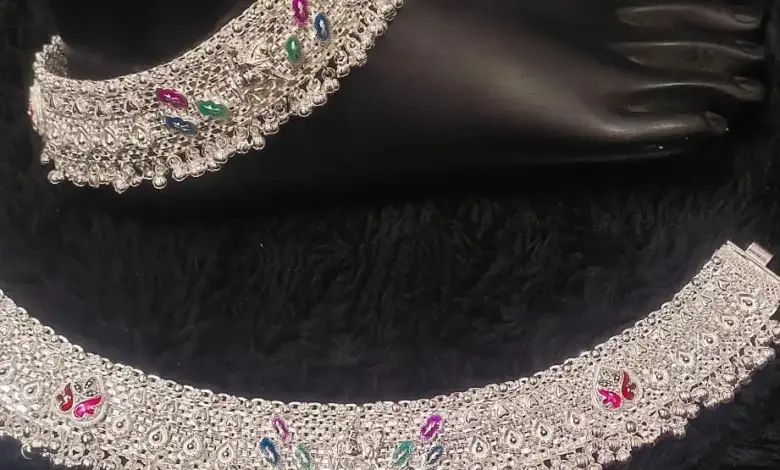 mothers-day-silver-payal-gift-ideas