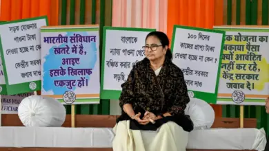 tmc-mp-song-puts-mamata-banerjee-in-controversy